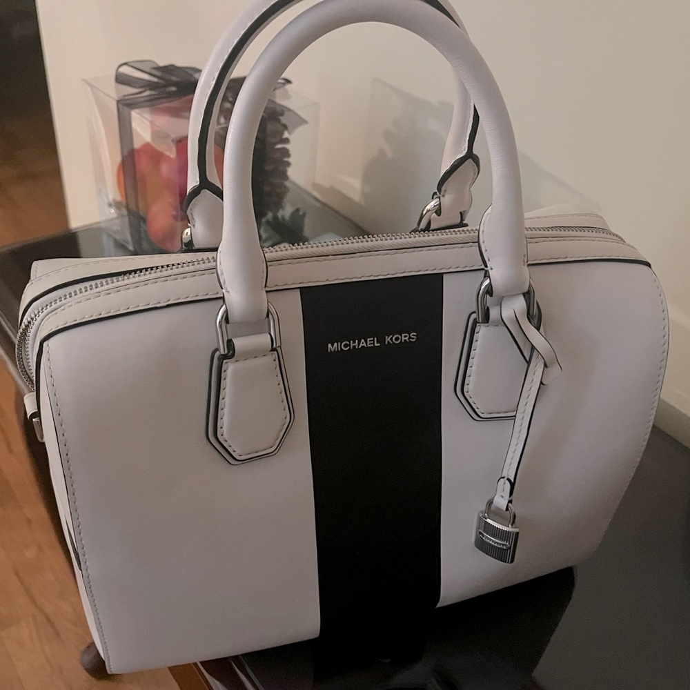 Michael Kors Purse(White Purse)